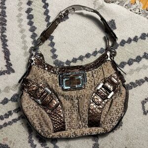 HOT HOT HOT y2k 90s guess bag - like all the girls are wearing in Paris